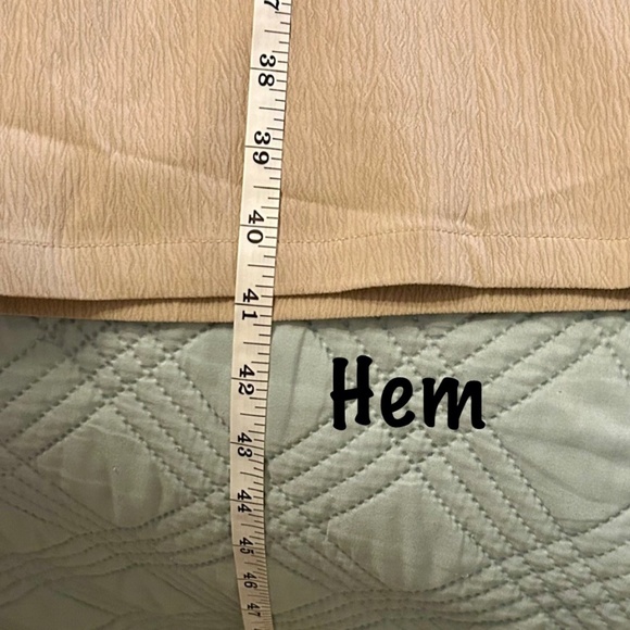 Women’s Wide Leg Tan Dress Pants, NEVER WORN, Size Medium - Picture 4 of 7